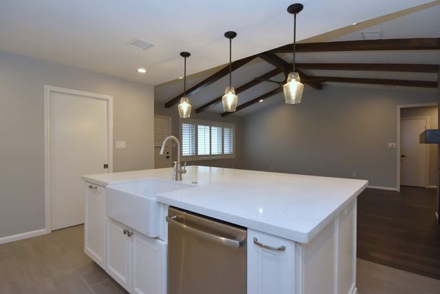 10802 Meadow Lake Lane, Houston, TX 77042