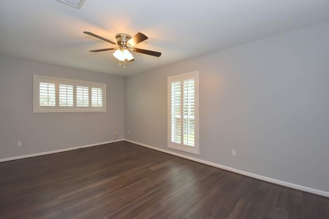 10802 Meadow Lake Lane, Houston, TX 77042