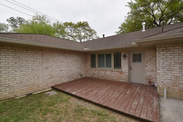 10802 Meadow Lake Lane, Houston, TX 77042