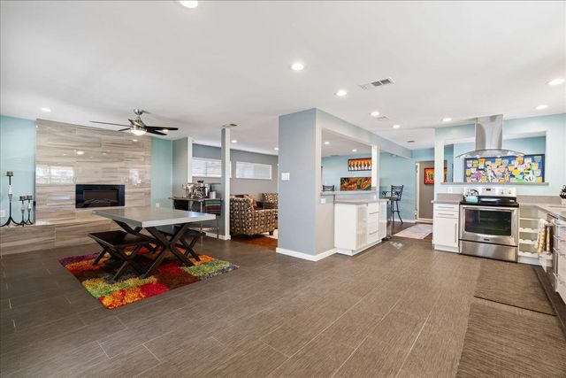 7261 Dry Creek Rd, Rio Linda, CA 95673