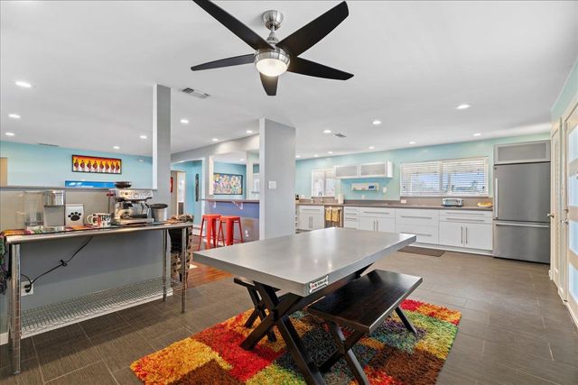 7261 Dry Creek Rd, Rio Linda, CA 95673