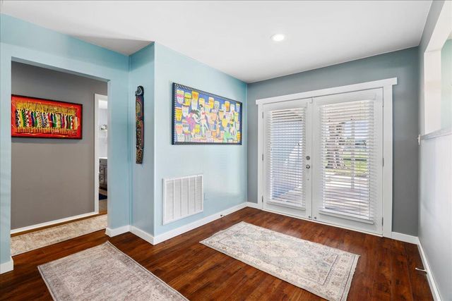 7261 Dry Creek Rd, Rio Linda, CA 95673