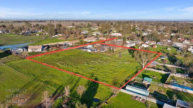 7261 Dry Creek Rd, Rio Linda, CA 95673