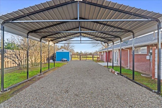 7261 Dry Creek Rd, Rio Linda, CA 95673