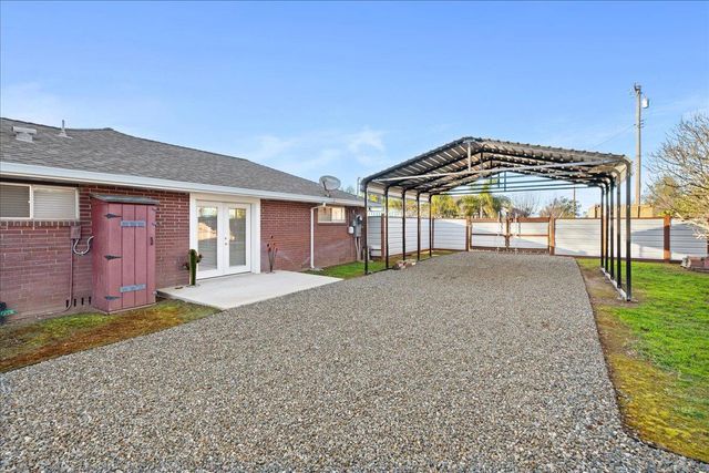 7261 Dry Creek Rd, Rio Linda, CA 95673