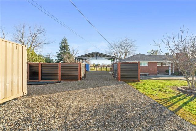 7261 Dry Creek Rd, Rio Linda, CA 95673