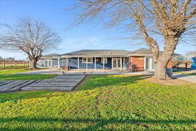 7261 Dry Creek Rd, Rio Linda, CA 95673