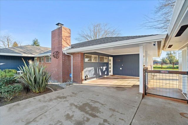 7261 Dry Creek Rd, Rio Linda, CA 95673