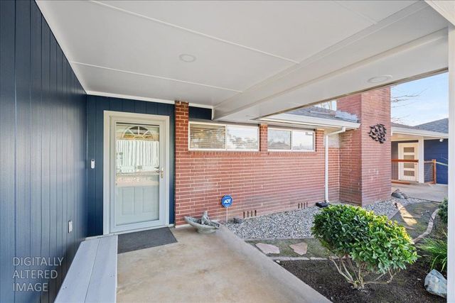 7261 Dry Creek Rd, Rio Linda, CA 95673