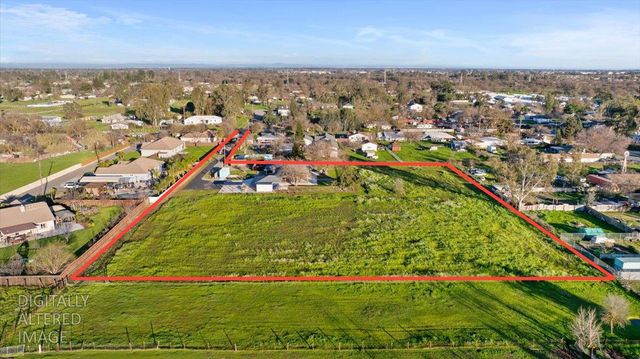 7261 Dry Creek Rd, Rio Linda, CA 95673