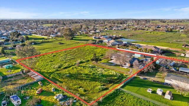 7261 Dry Creek Rd, Rio Linda, CA 95673