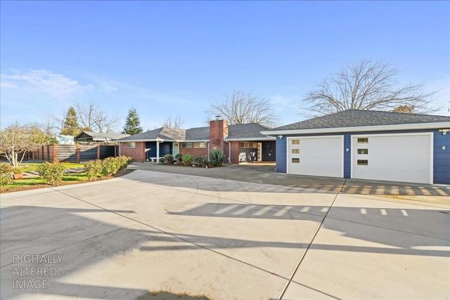 7261 Dry Creek Rd, Rio Linda, CA 95673