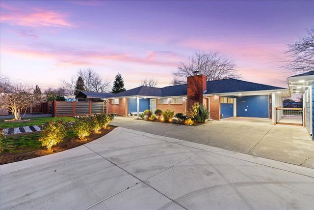 7261 Dry Creek Rd, Rio Linda, CA 95673