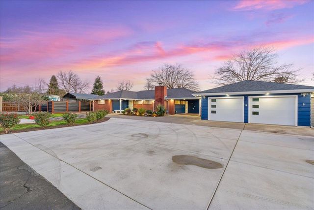 7261 Dry Creek Rd, Rio Linda, CA 95673