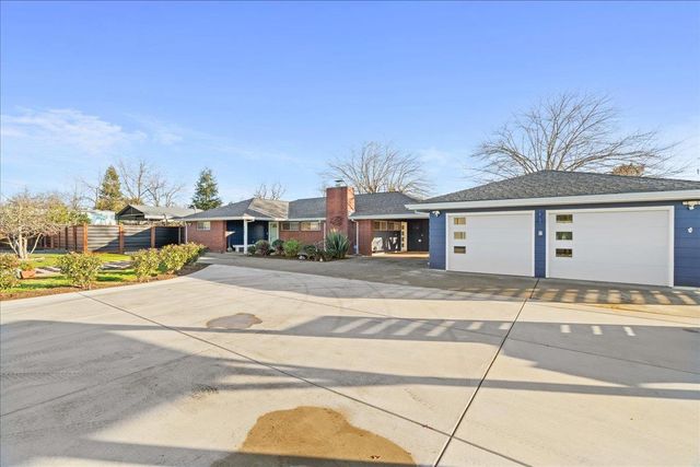 7261 Dry Creek Rd, Rio Linda, CA 95673