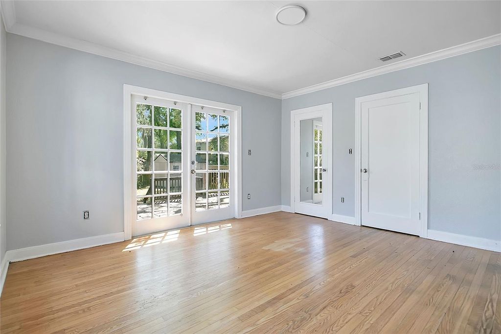 Image 14 of property listing at 1610 E JEFFERSON STREET, Orlando, FL 32803