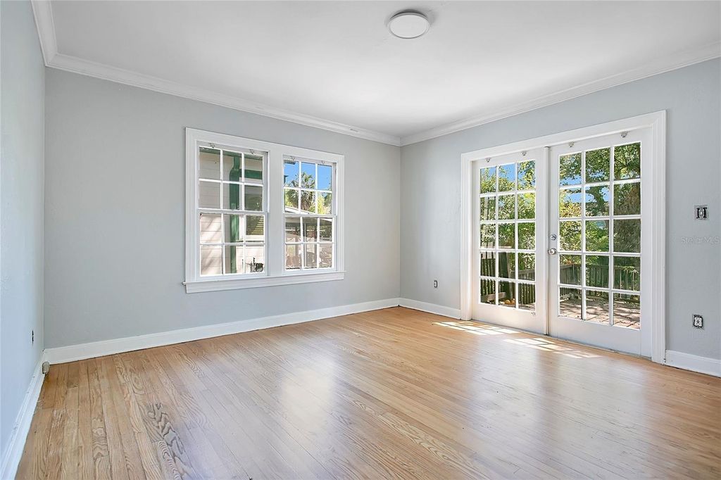 Image 15 of property listing at 1610 E JEFFERSON STREET, Orlando, FL 32803