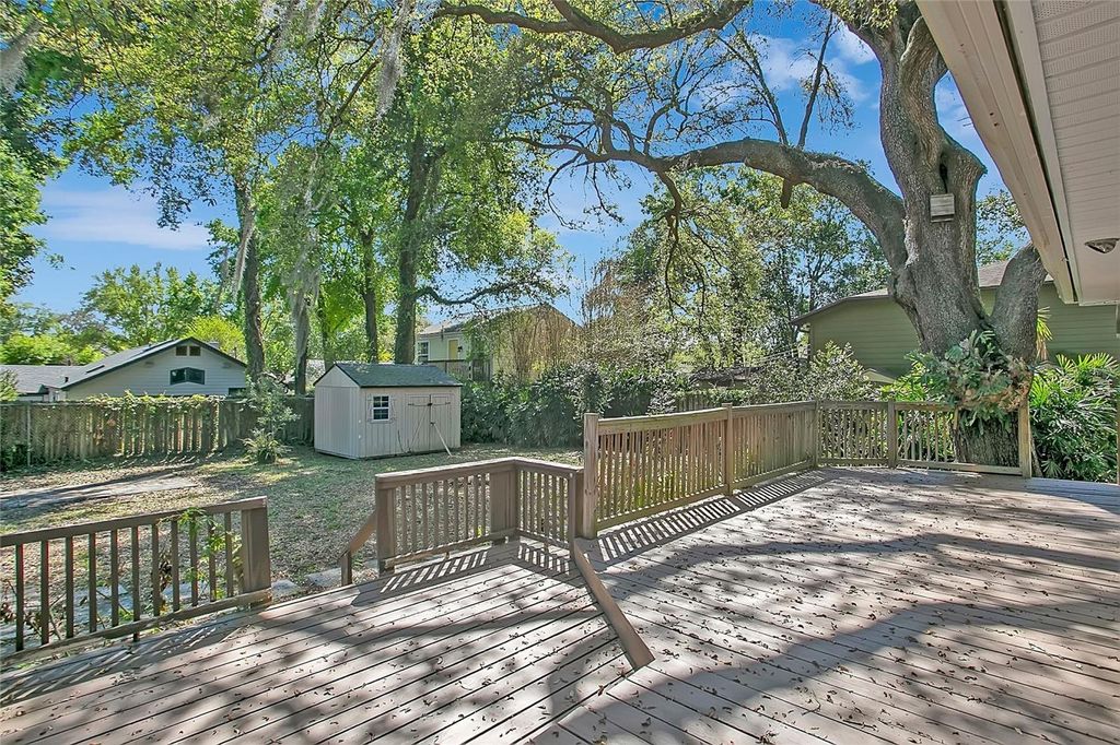 Image 24 of property listing at 1610 E JEFFERSON STREET, Orlando, FL 32803