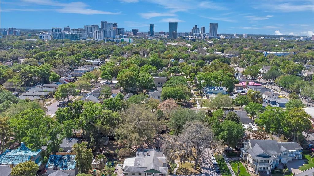 Image 32 of property listing at 1610 E JEFFERSON STREET, Orlando, FL 32803