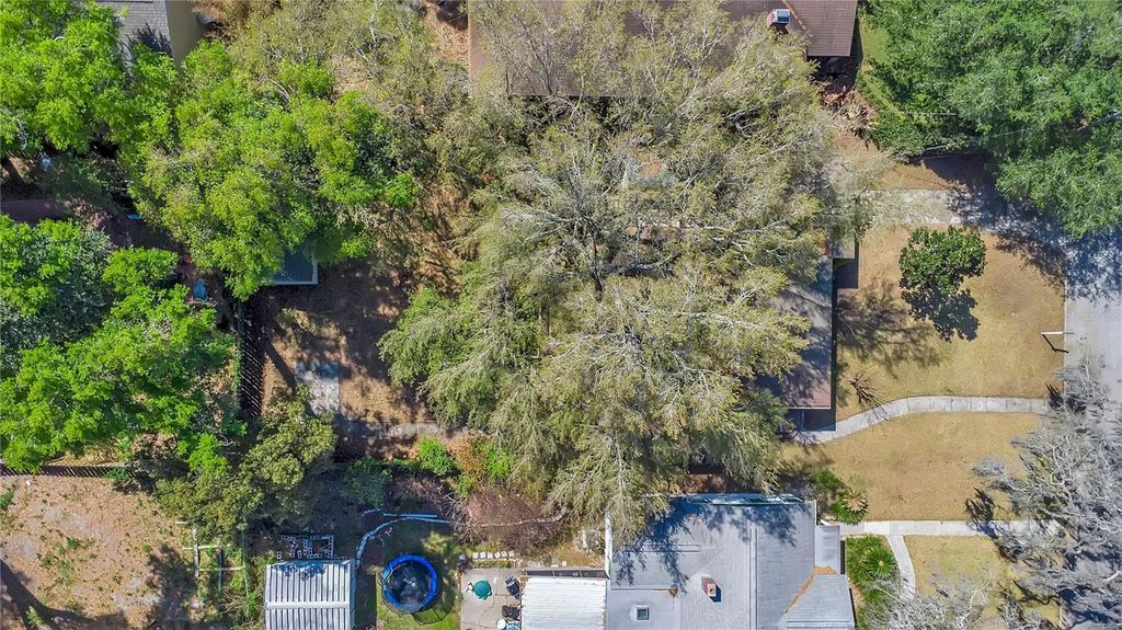Image 33 of property listing at 1610 E JEFFERSON STREET, Orlando, FL 32803