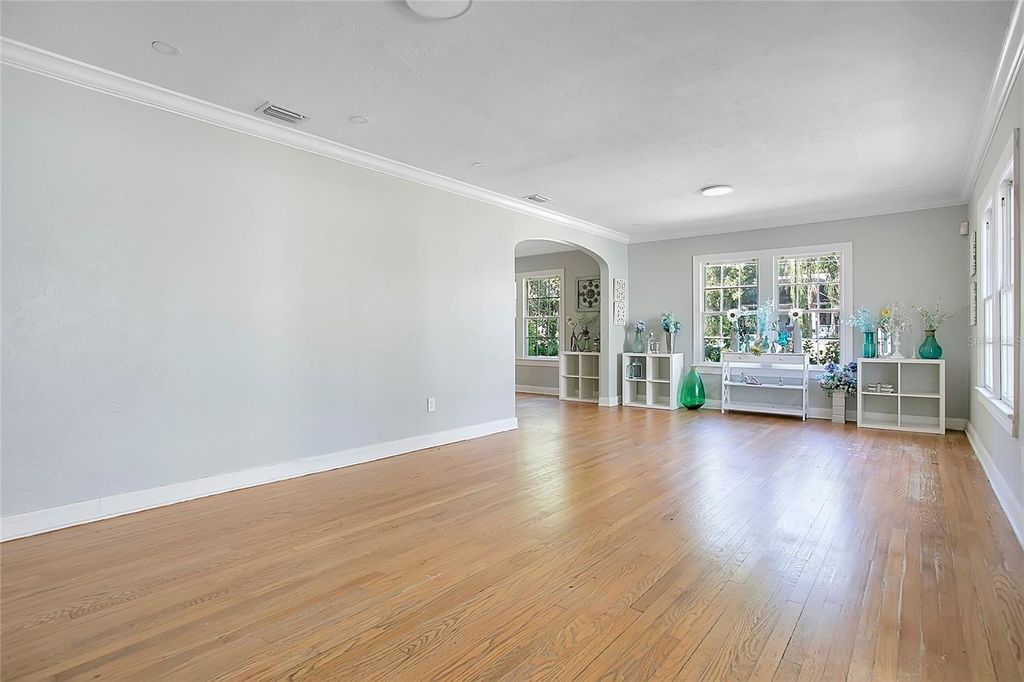 Image 6 of property listing at 1610 E JEFFERSON STREET, Orlando, FL 32803