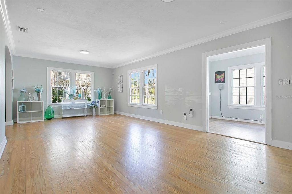 Image 7 of property listing at 1610 E JEFFERSON STREET, Orlando, FL 32803