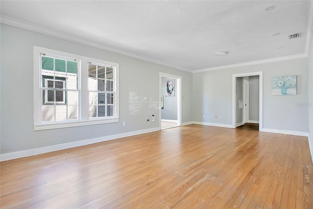 Image 8 of property listing at 1610 E JEFFERSON STREET, Orlando, FL 32803