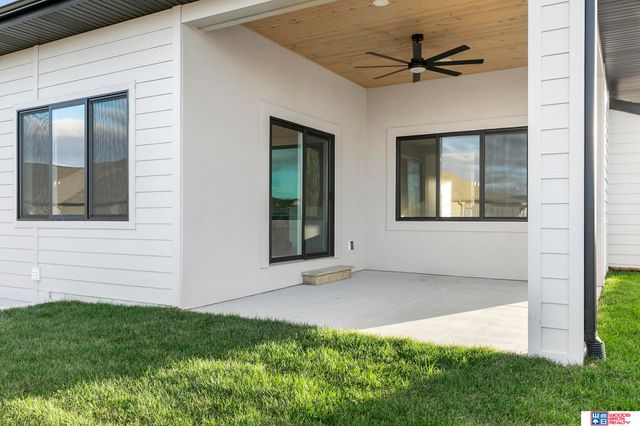 9430 Wilderness Sky Drive, Lincoln, NE 68516