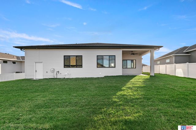 9430 Wilderness Sky Drive, Lincoln, NE 68516