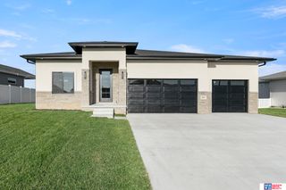 9430 Wilderness Sky Drive, Lincoln, NE 68516