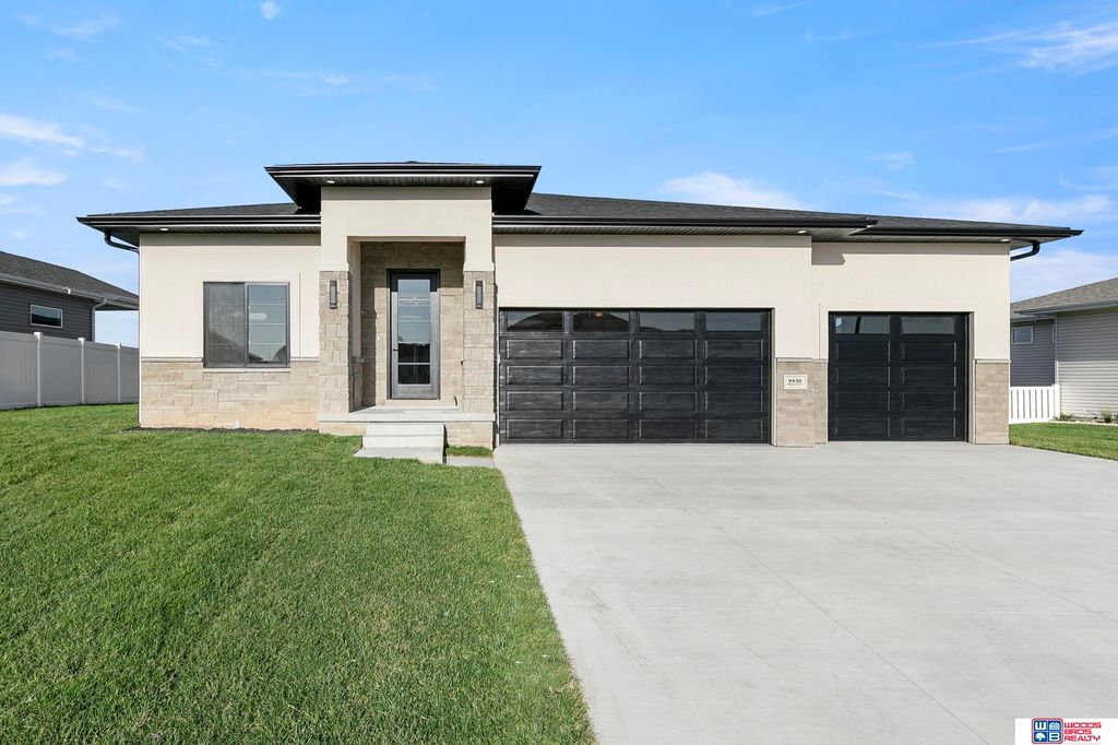 9430 Wilderness Sky Drive, Lincoln, NE 68516
