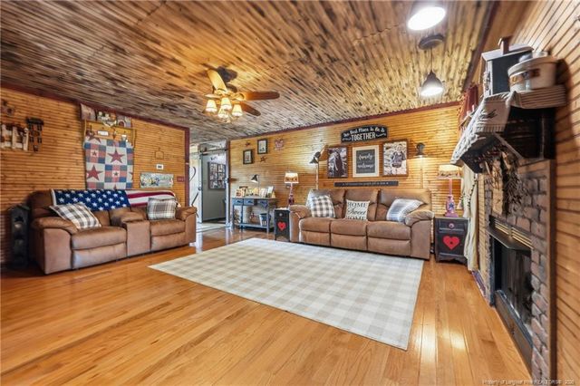 949 Adcox Road, Raeford, NC 28376