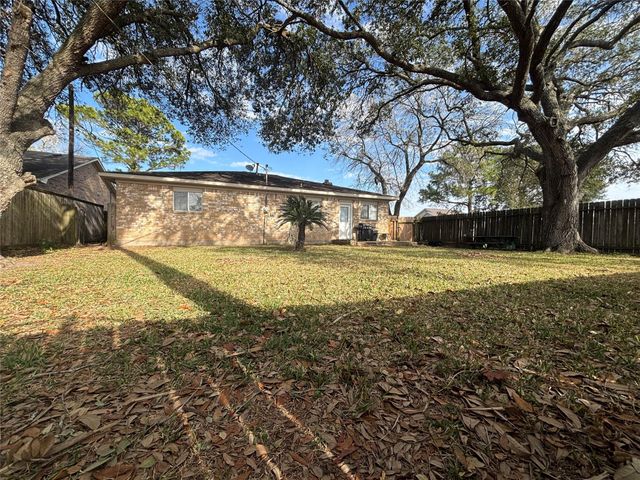 3130 Balzar Drive, Dickinson, TX 77539