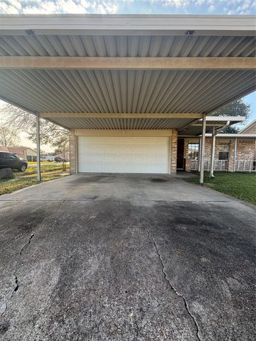 3130 Balzar Drive, Dickinson, TX 77539