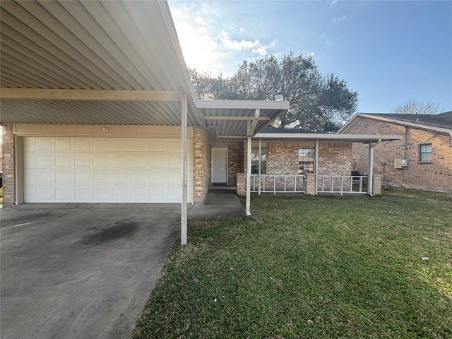 3130 Balzar Drive, Dickinson, TX 77539