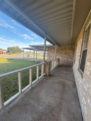 3130 Balzar Drive, Dickinson, TX 77539