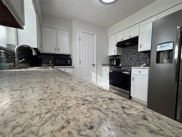 3130 Balzar Drive, Dickinson, TX 77539