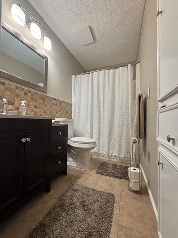 3130 Balzar Drive, Dickinson, TX 77539