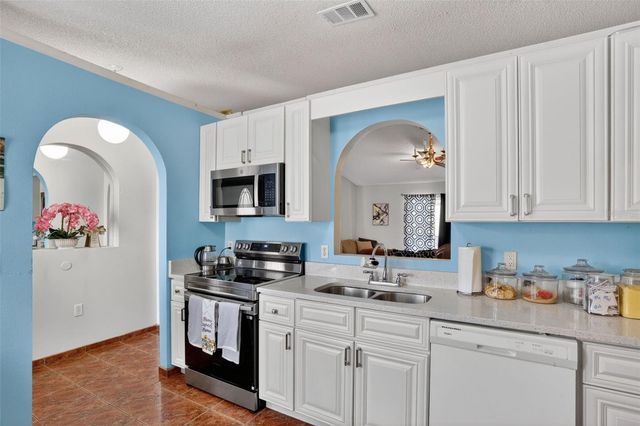 6820 POMEROY CIRCLE, Orlando, FL 32810