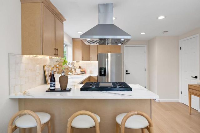 928 Knightsbridge Lane, Redwood City, CA 94061