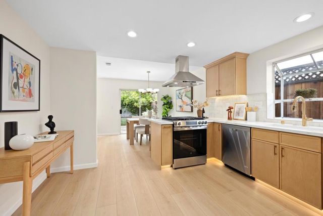 928 Knightsbridge Lane, Redwood City, CA 94061