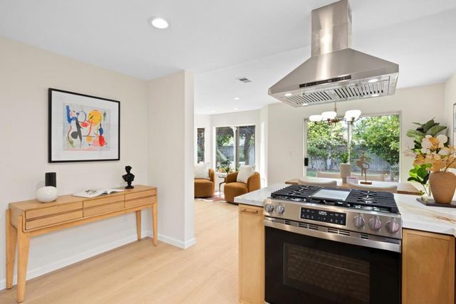 928 Knightsbridge Lane, Redwood City, CA 94061