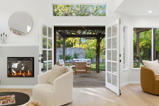 928 Knightsbridge Lane, Redwood City, CA 94061