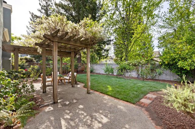 928 Knightsbridge Lane, Redwood City, CA 94061