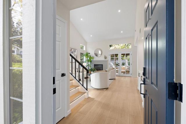 928 Knightsbridge Lane, Redwood City, CA 94061