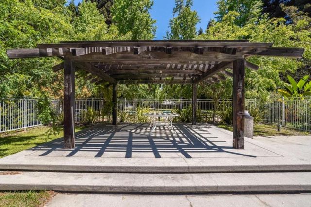 928 Knightsbridge Lane, Redwood City, CA 94061