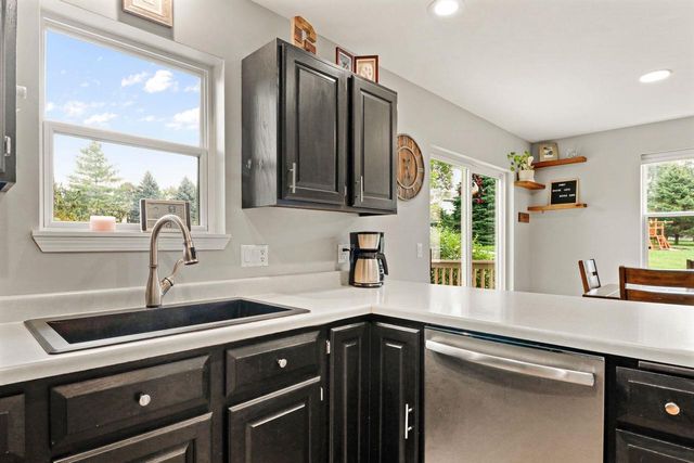 120 Terrace Court, Mount Horeb, WI 53572