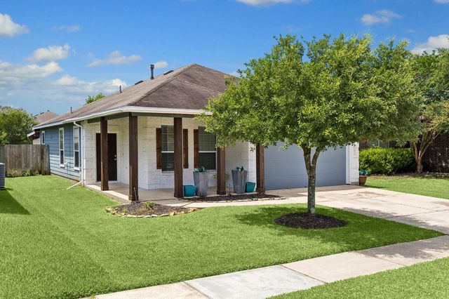 8739 Sunrise Canter Drive, Tomball, TX 77375
