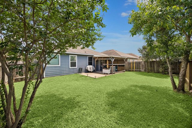 8739 Sunrise Canter Drive, Tomball, TX 77375