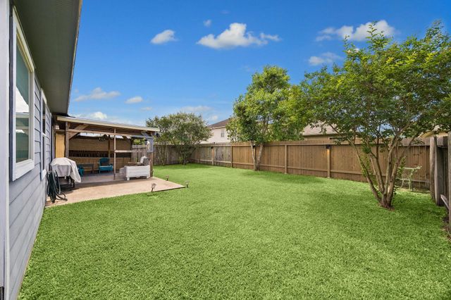8739 Sunrise Canter Drive, Tomball, TX 77375